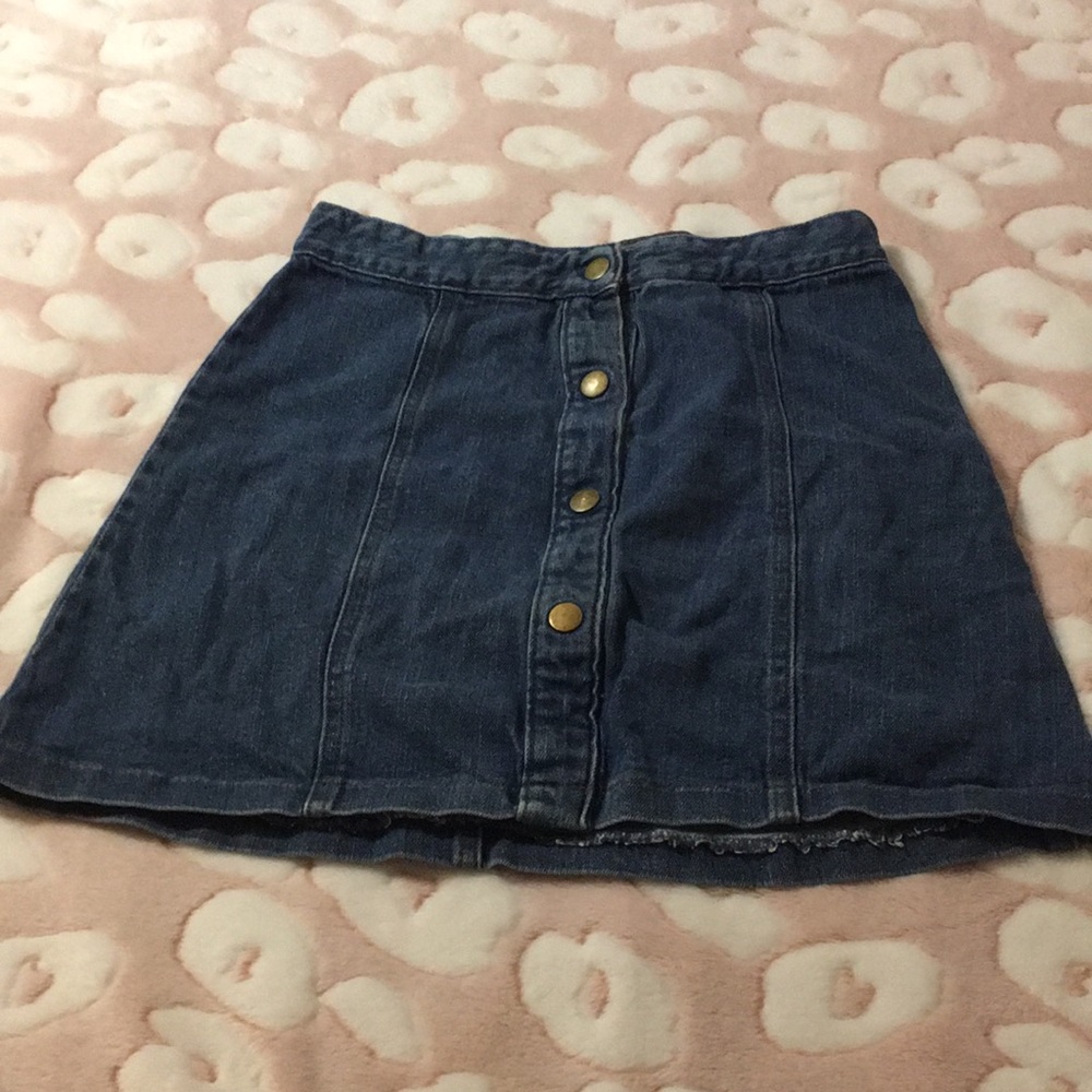 Cute Fabkids button skirt 🌈🌸